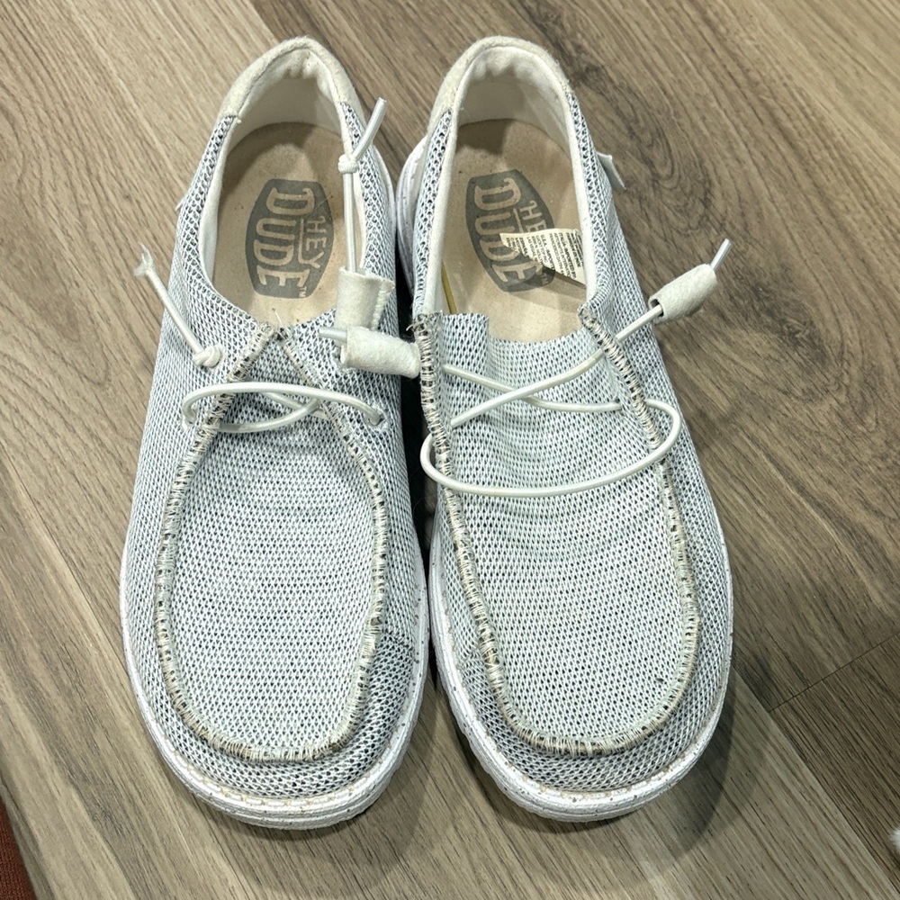 Hey Dude Women's Light Gray Flats